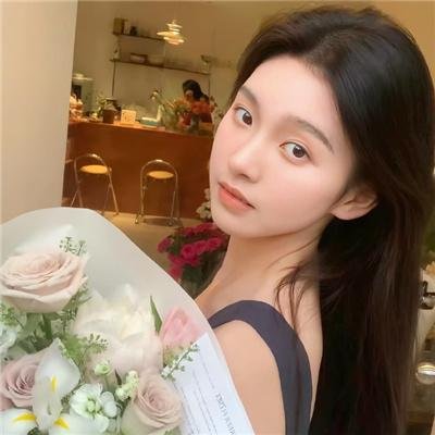 穷养的我租了个富养的她